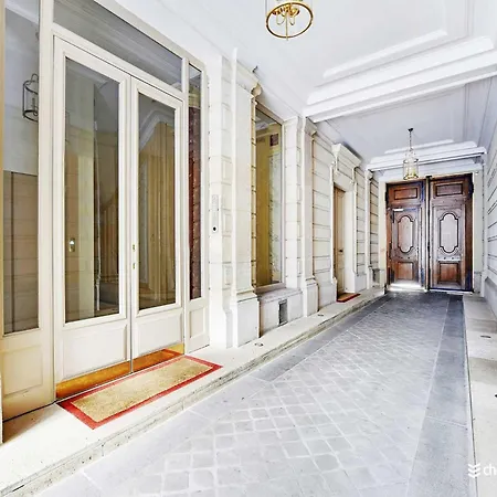 2p View Of The Tour Eiffel Trocadero Appartement Parijs